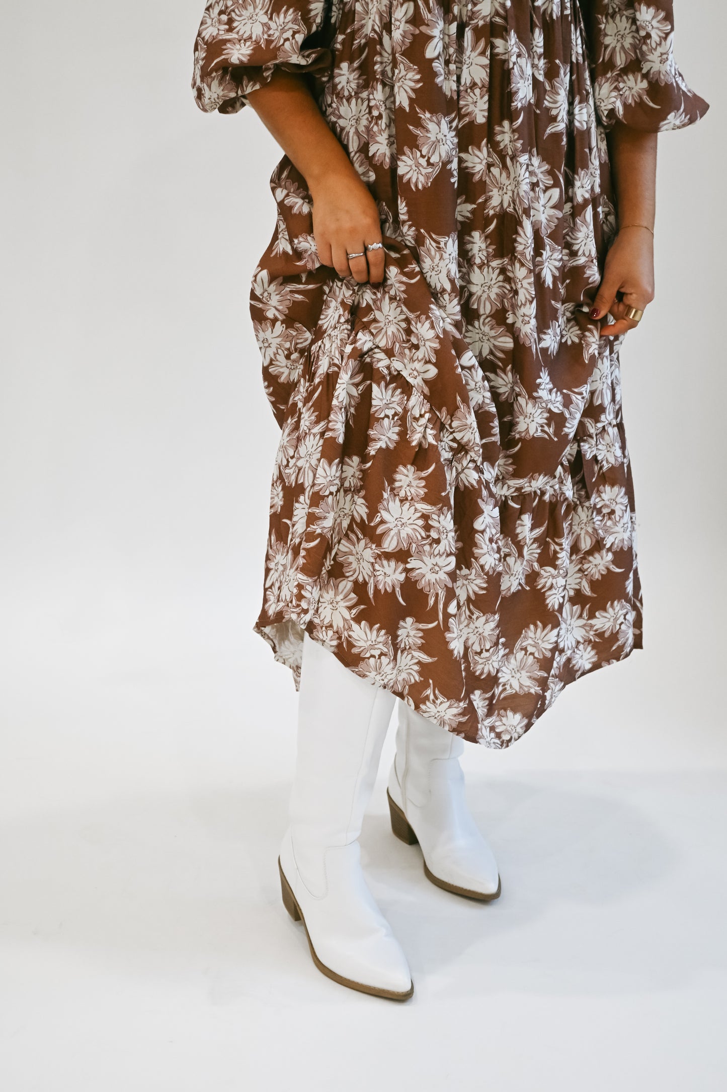 'Leann' Floral Dress in Mocha